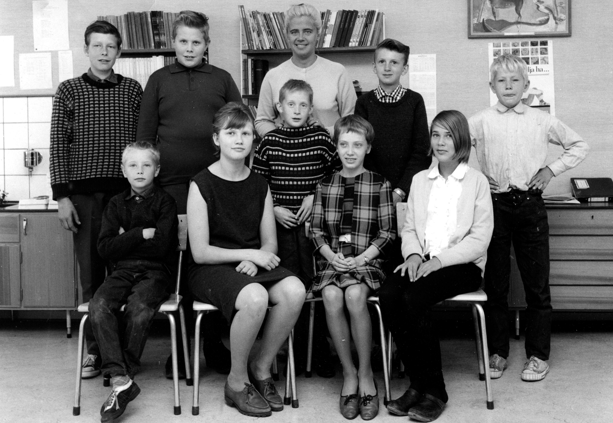 Vartofta skola specialklassen 1965. Fru Persson.