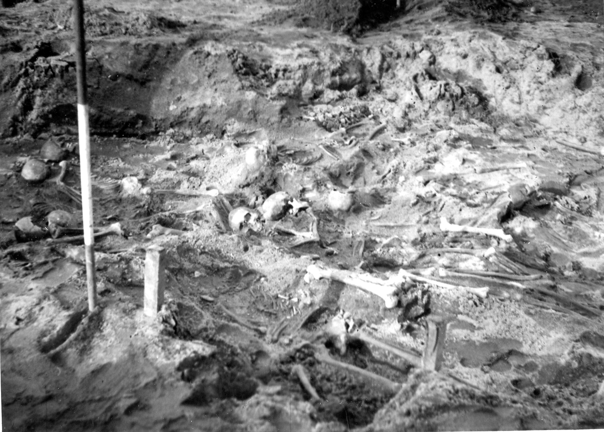 Halmstad, Lilla Torg, utgrävningarna 1932 av Sta Anna kloster.