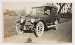 Kallen forsøker sig som Chauffeur. 13-11-1923