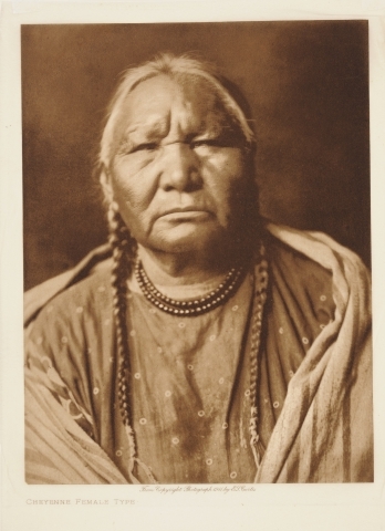Portrett av eldre kvinne fra Cheynne-stammen.						