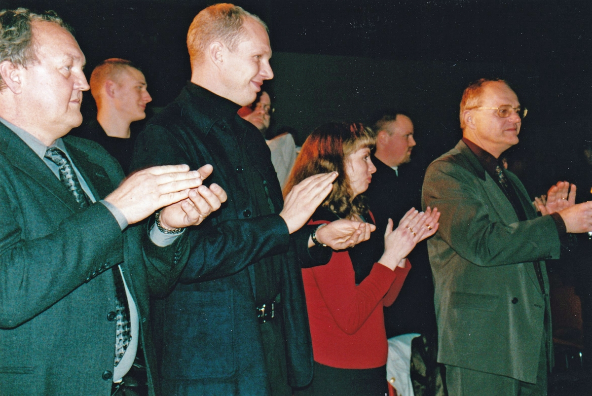 Spex på T 2, december 2001. T.h: Jan-Håkan Otterberg