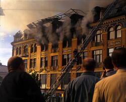 Brann i Pløens gate (fra 1999 Eva Kolstads gate) på Youngsto