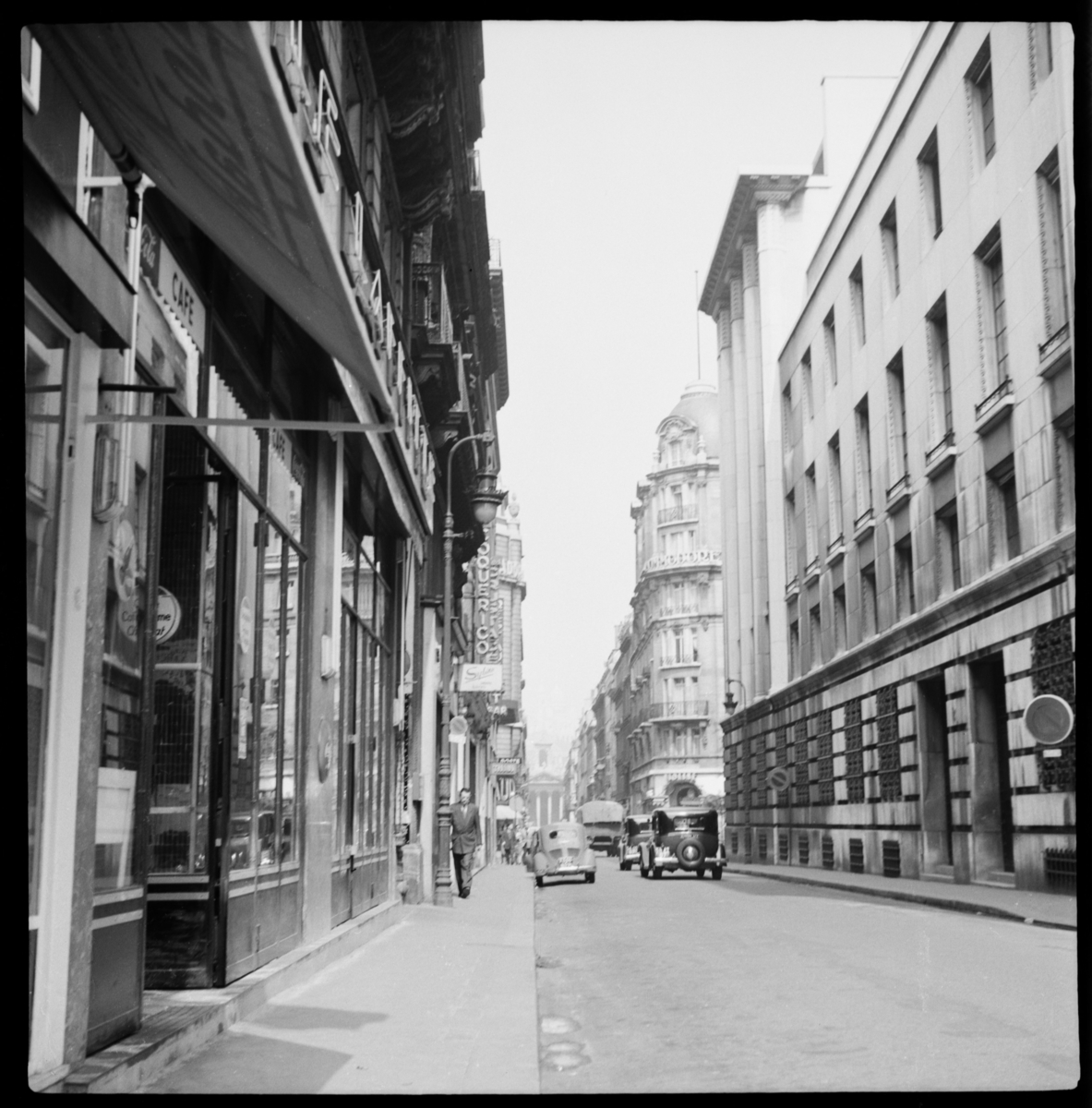 Boulevard Haussmann i Paris, med Hôtel Commodore, 12 Boulevard ...