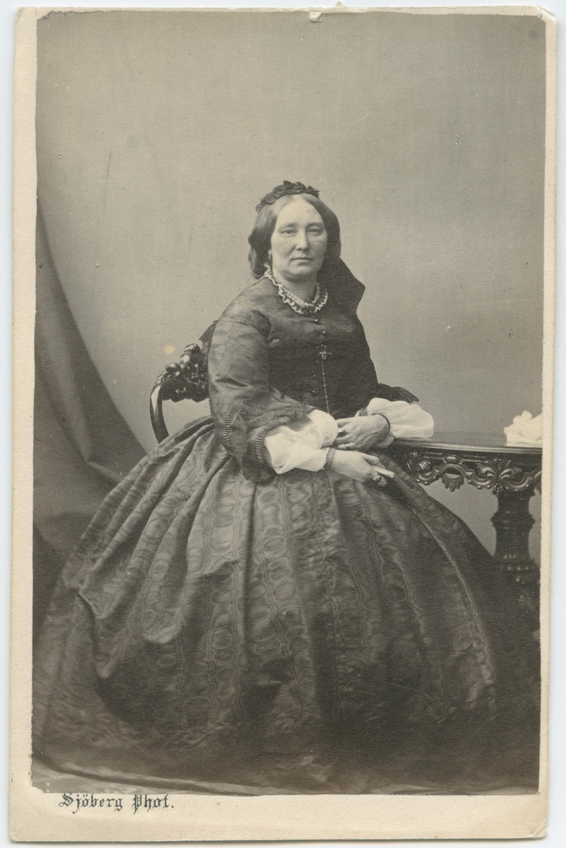 Porträtt på Fru Echoff född Garberg.