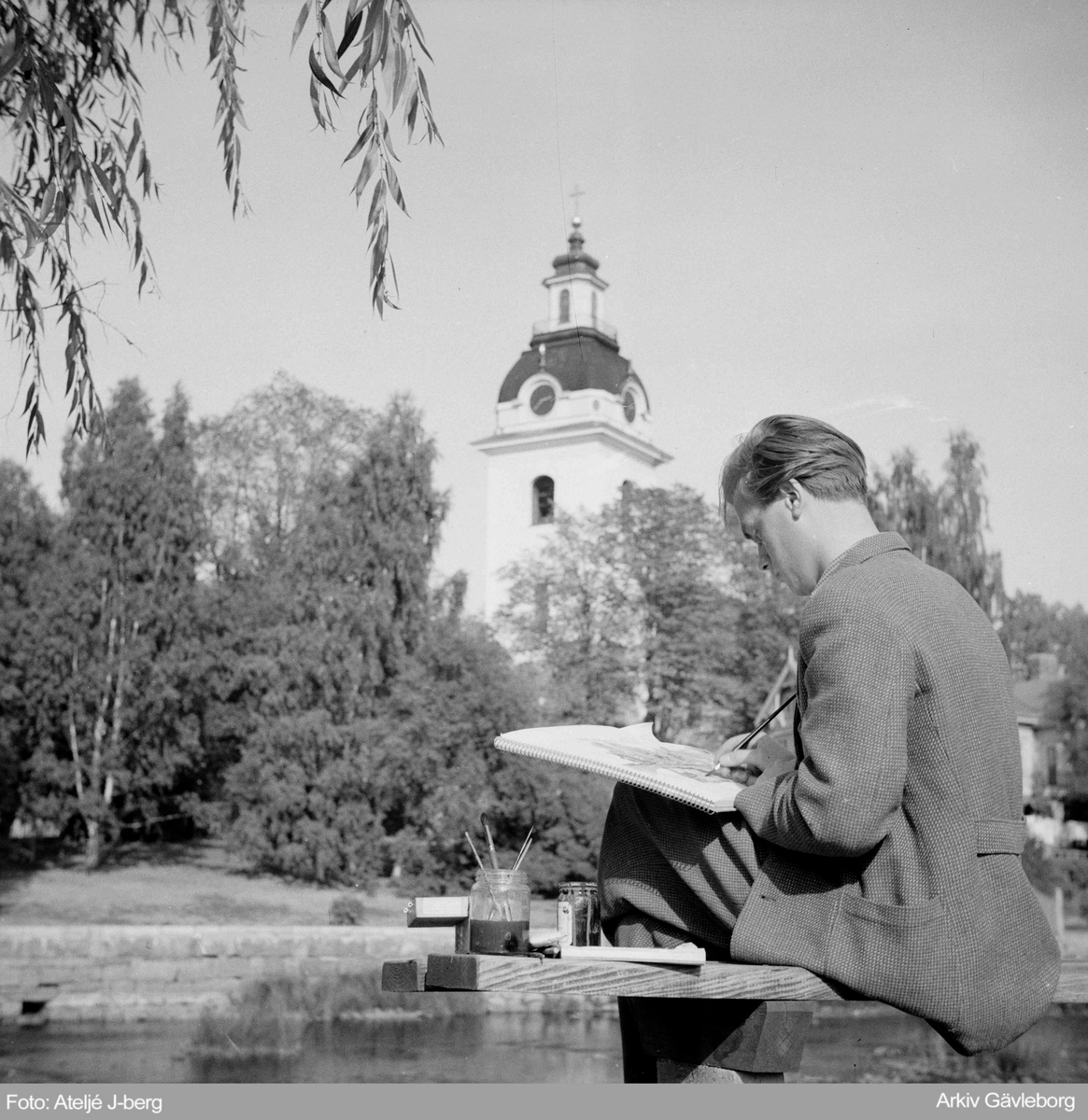 Konstnärer vid Heliga Trefaldighets kyrka i Gävle, 1947.
