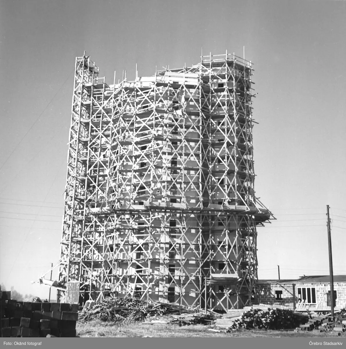 Byggnation av höghuset i Rosta centrum, 1947-1952 - Örebro Stadsarkiv ...