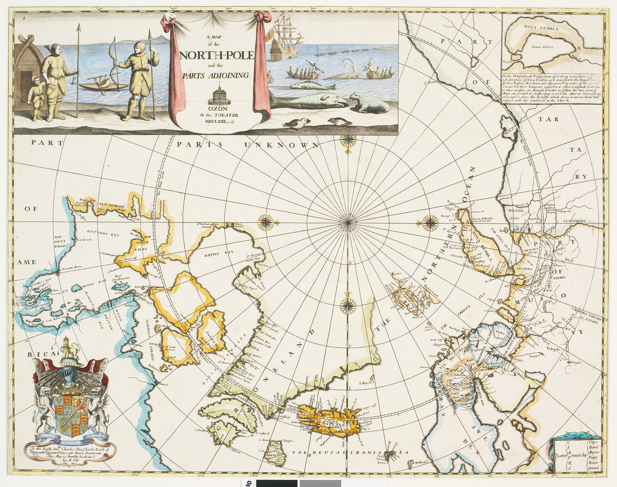 Kart fra en atlas. Fire kompassroser, illustrasjon rundt tekst i øvre venstre hjørne, våpenskjold i nedre venstre hjørne og kart over Novaja Zemlja i øvre høyre hjørne. Blank bakside.
