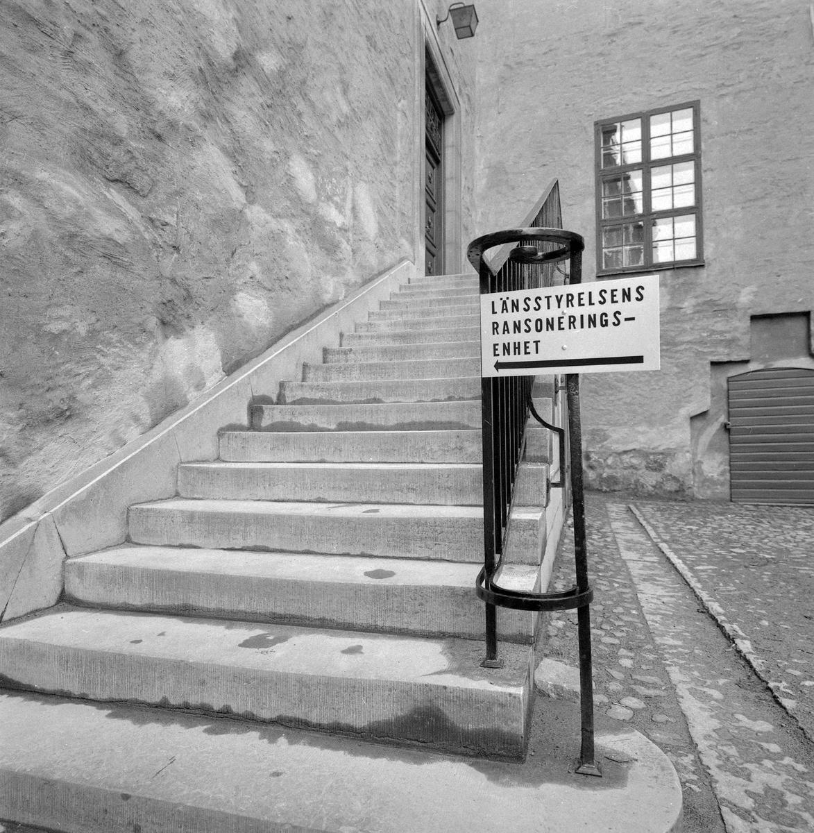 Senast det var aktuellt var Ransoneringsnämnden för Östergötlands län inrymd i Linköpings slott. Just detta år, 1974, kunde man lyckligtvis avveckla verksamheten efter att handeln med el och bensin åter blivit fri.