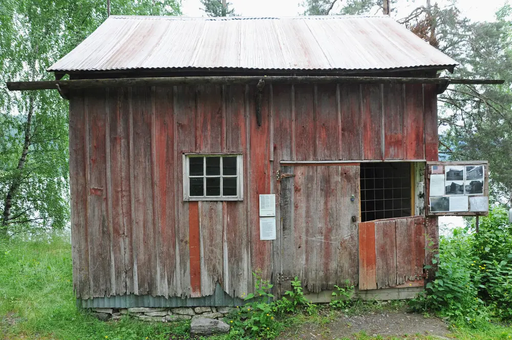 Raudt lite hus