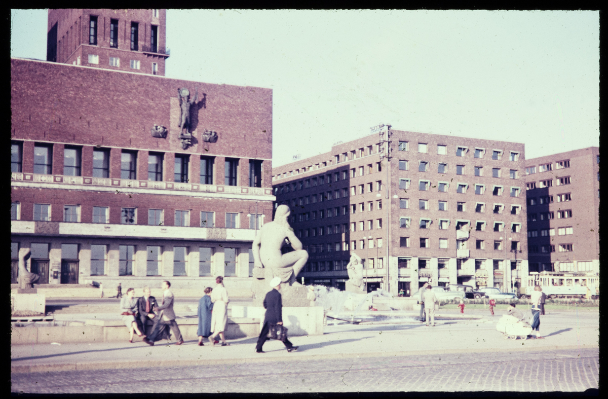 Oslo rådhus og Rådhusplasen. - Maihaugen / DigitaltMuseum