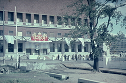 Rådhuset under feiringen av frigjøringsdagene 1945.