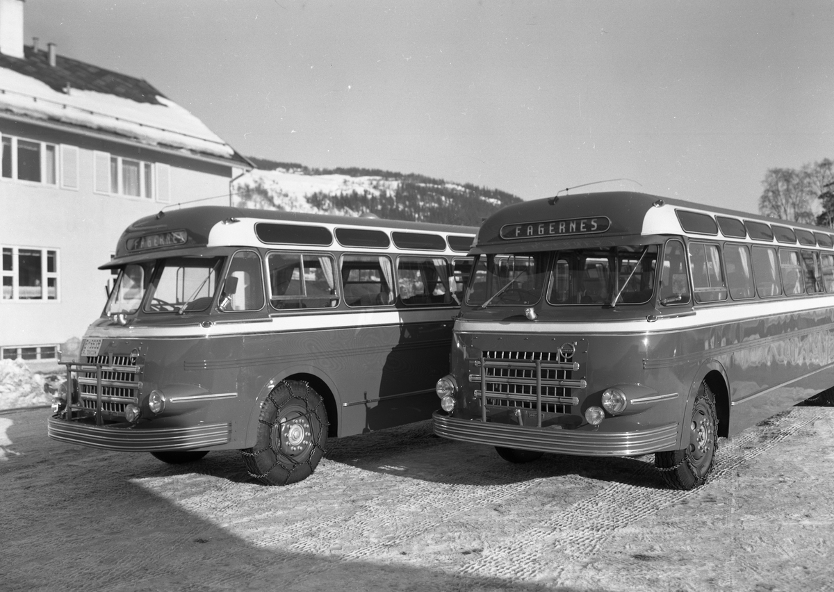 Nye busser til JVB i mars 1954.