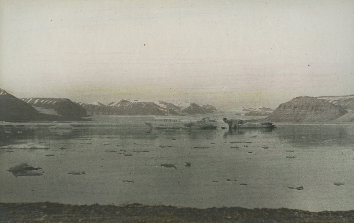 Bildet fra ingeniør Anders Kjødes album. Tempelfjorden.