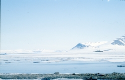 Russisk isbryter lager råk. Bilde fra Bjørnar Nilsen, sønn a