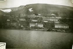 7.august 1949 kom H.K.H. Kronprins Olav til Barentsburg for 
