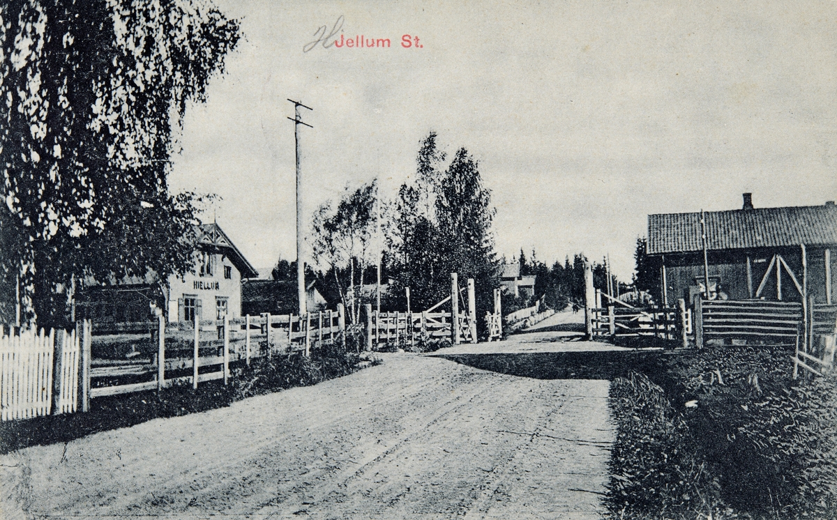 Postkort, Vang, Hjellum stasjon, planovergang med grind, Hjellumvegen,