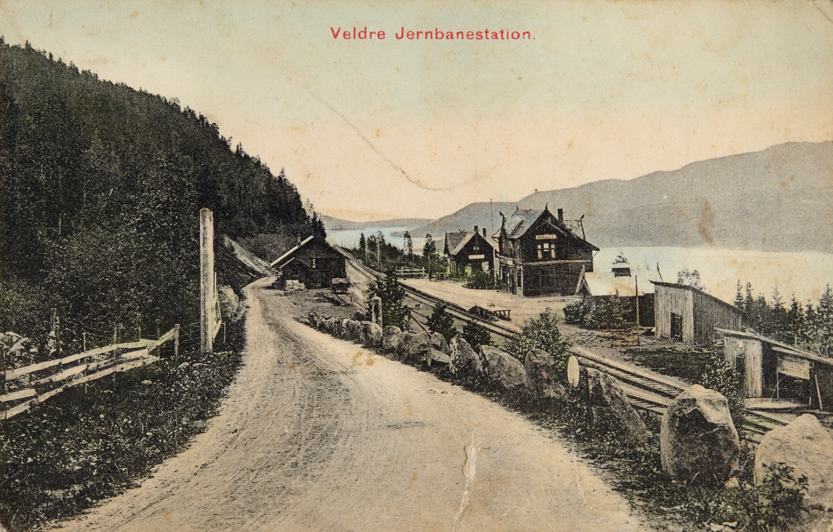 Postkort, Ringsaker, Veldre stasjon, Fangbergvegen, stabbesteiner,