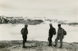 Bildet kommer fra The Cambridge Spitsbergen Expedition. Eksp