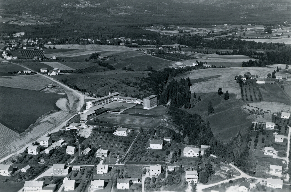 Flyfoto av Bø gymnas