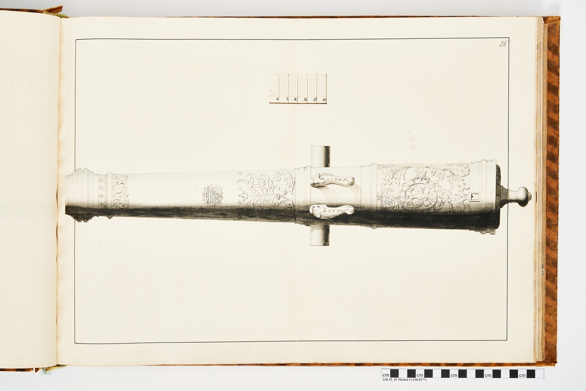 Avbildning föreställande eldrör taget som trofé av den svenska armén i slaget vid Narva den 20 november 1700. Ingår i volym med avbildade kanontroféer tagna åren 1700-1702.