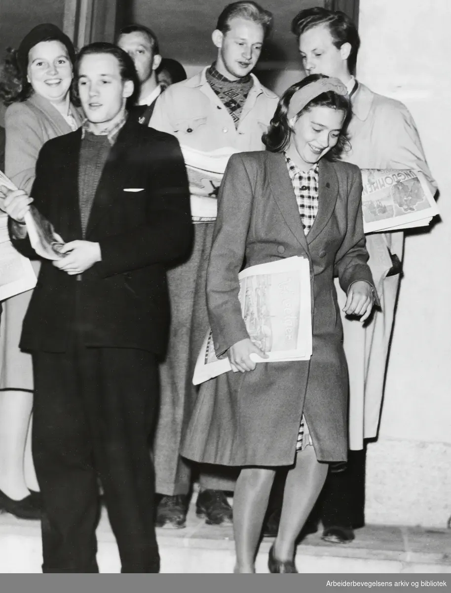 Kommunevalget 1947. Medlemmer av AUF deltar i valgkampen for Arbeiderpartiet.