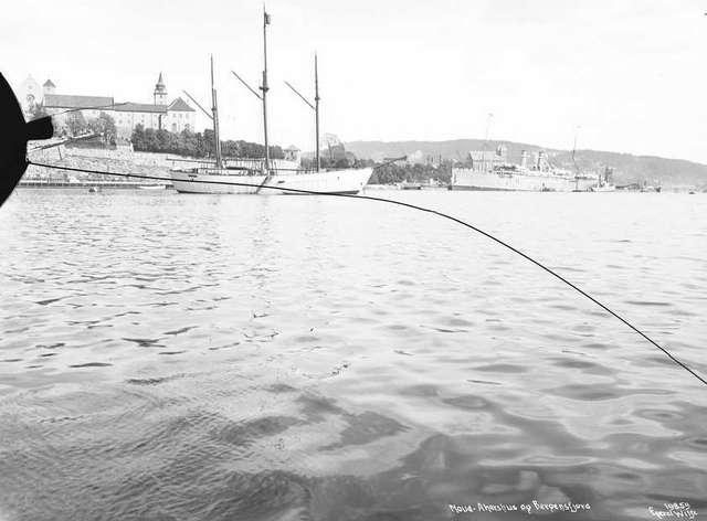 Prot: Maud med Akershus og Bergensfjord