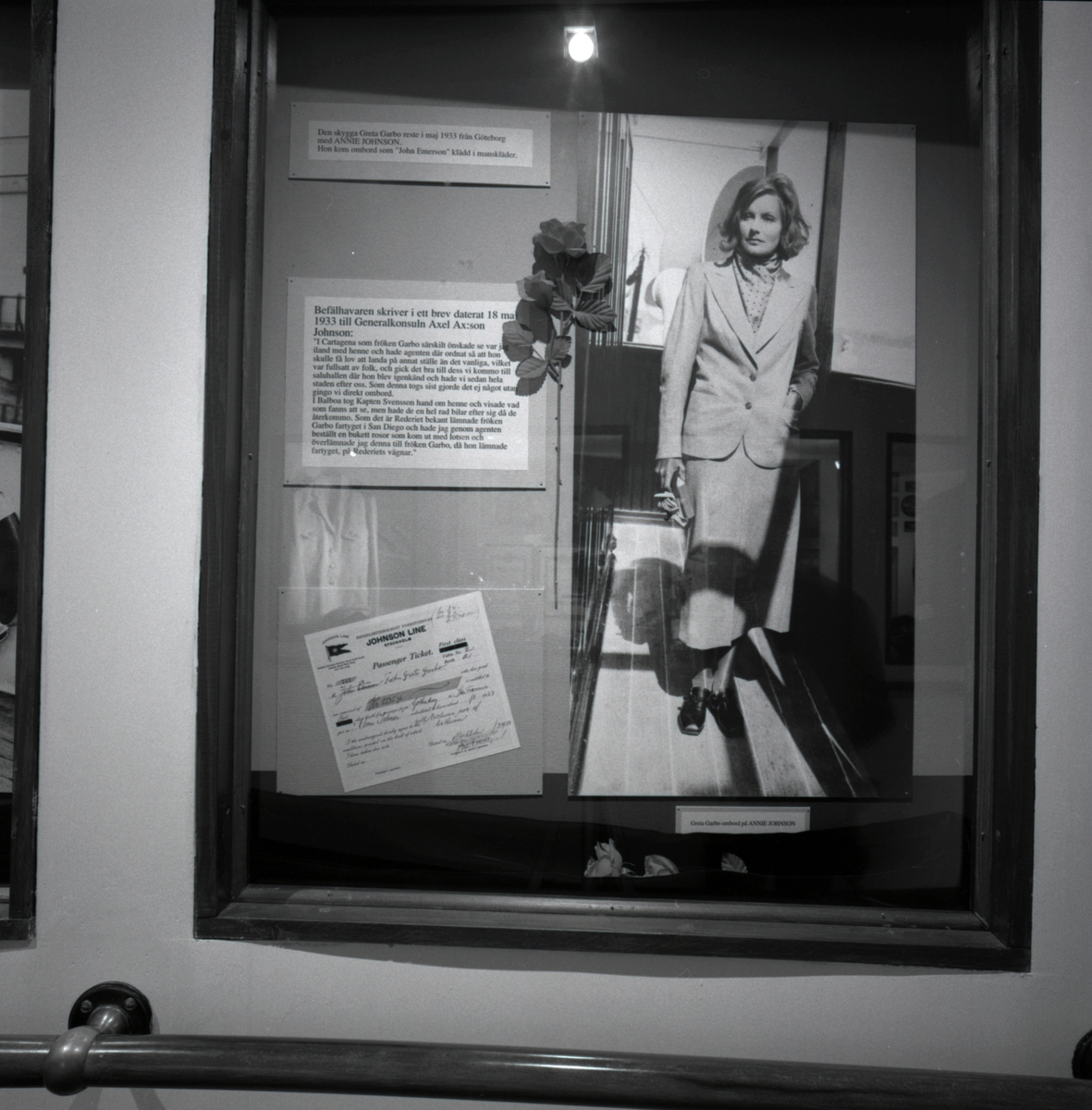 Utställningen "Johnson line 100 år, 1890 - 1900 Nordstjernan". Utställningsinteriör som visa Greta Garbo när hos reste med ANNIE JOHNSON år 1933. Hon kom ombord som "John Emerson" klädd i manskläder.