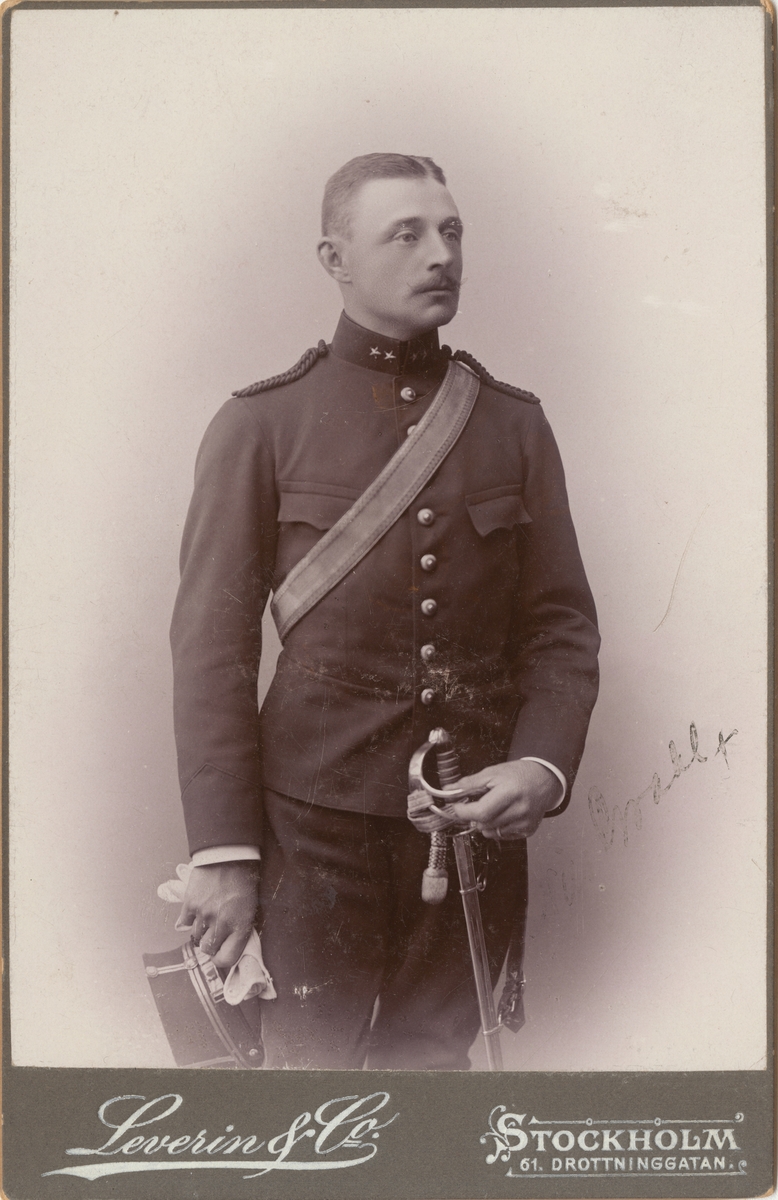 Porträtt av Erik Grahl, löjtnant vid Svea artilleriregemente A 1.