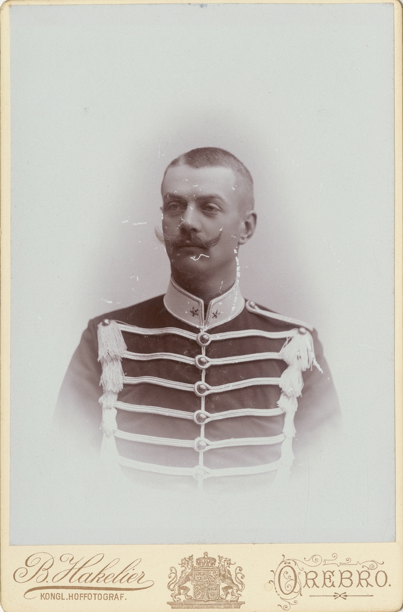 Porträtt av Henrik Hegardt, underlöjtnant vid Livregementets husarer K 3.
