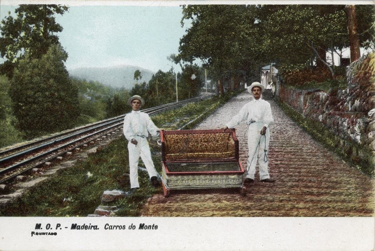 Vykort med motiv från Madeira. "Carros do Monte" – bergbanesläde med förare.