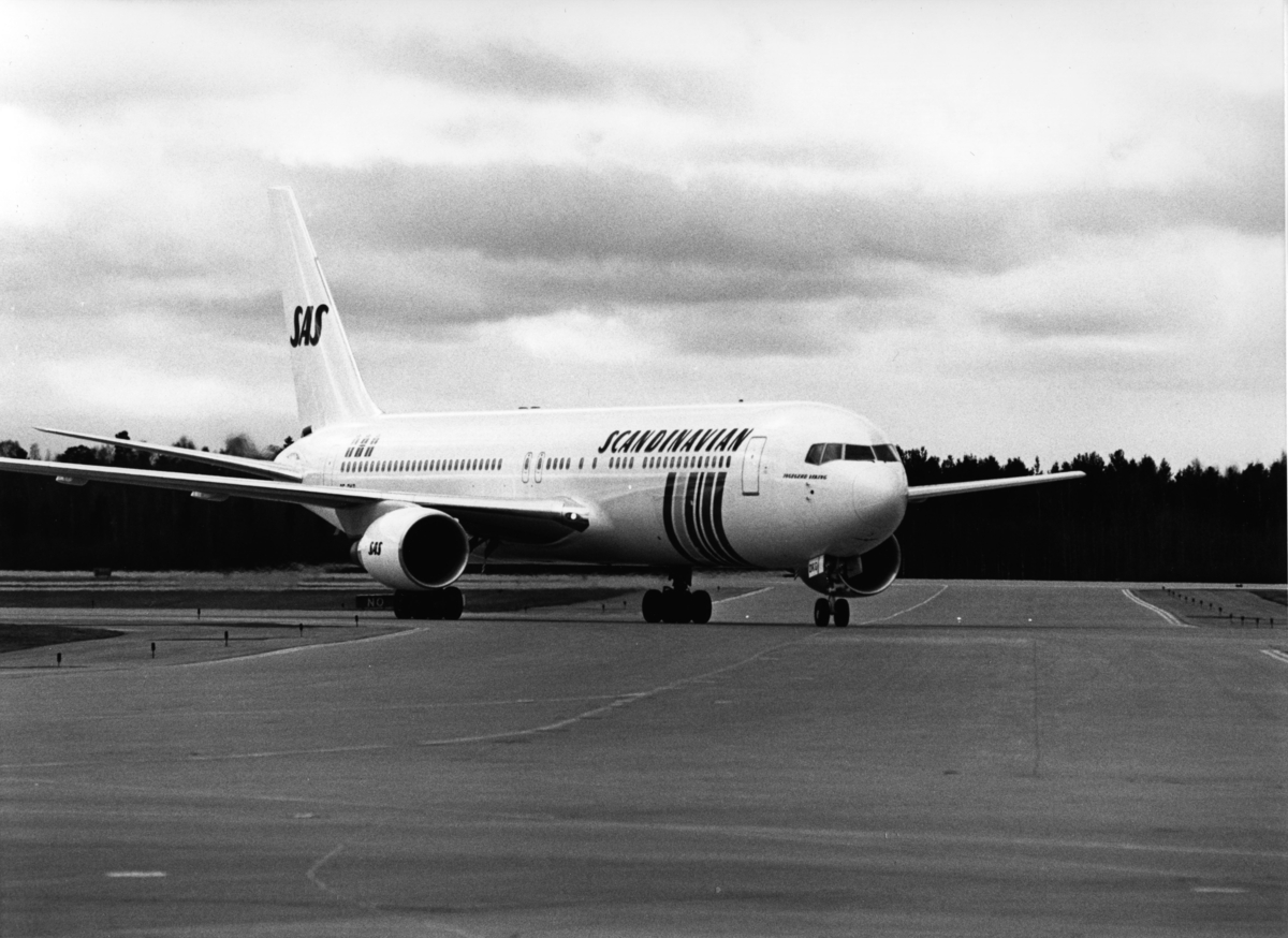 En av SAS' Boeing B767-300QC, med registreringsnummer LN-RCH (1989) og senere omregistrert til SE-DKO (1994).