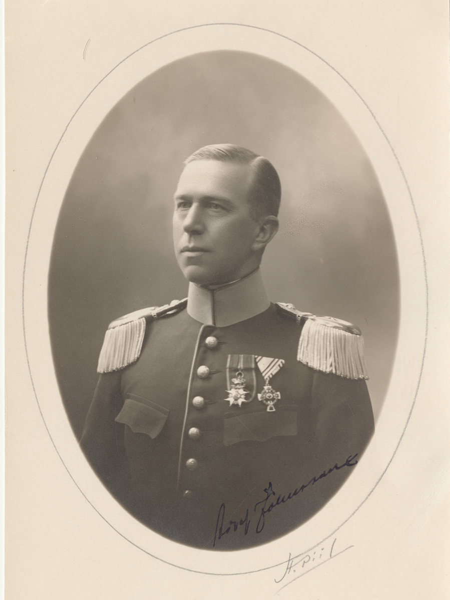 Porträtt av Adolf Johnsson, major och chef för Skånska trängkåren.