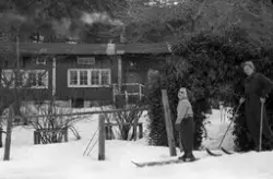 "Våren 1955"."Soling i Mork-utmark".Kvam sitt hus i Bjørsetl
