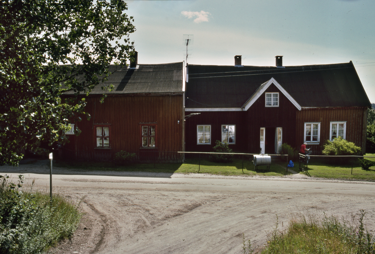 Riulfsborg gård, ved Kongeveien nord for Hølen - Museene i Akershus ...