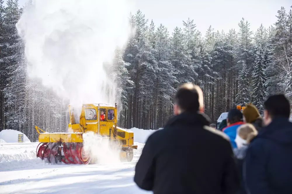 Bildet viser demonstrasjon av en snøfreser.