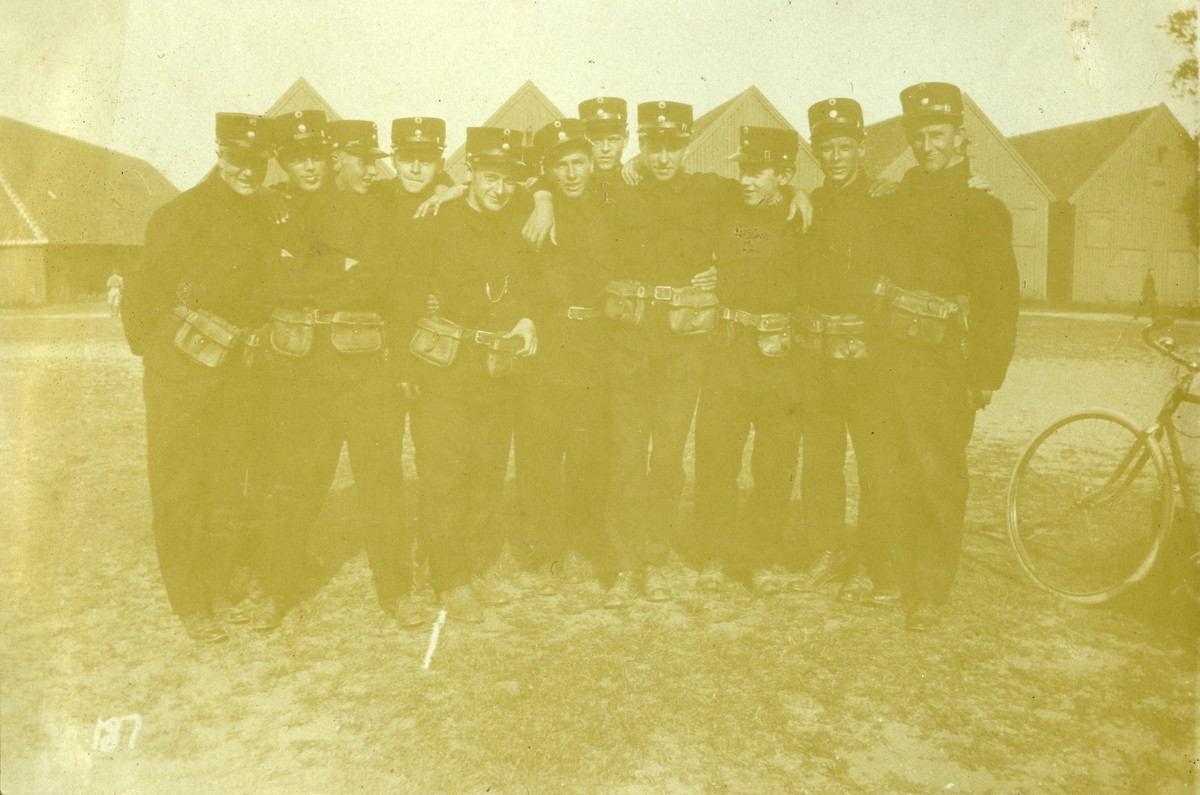 Elevene ved rekruttskolen på Fredriksvern sommeren 1919.