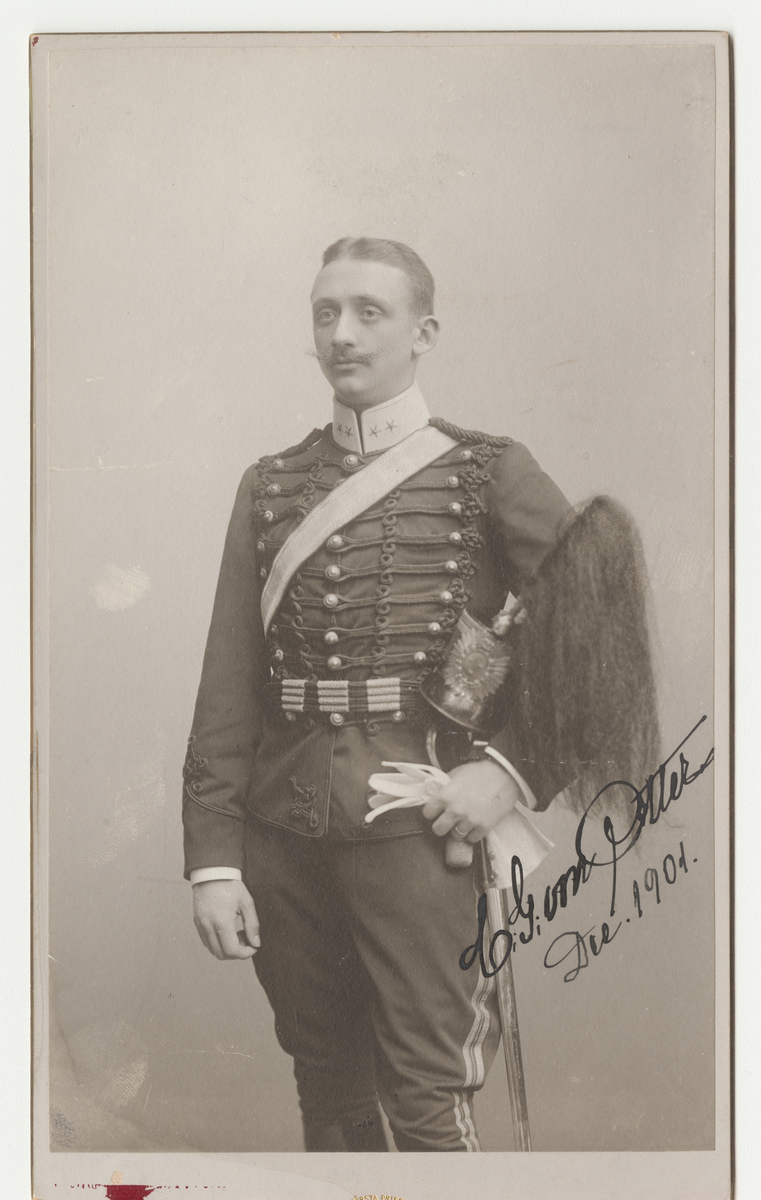Porträtt av Carl Gustaf von Otter, löjtnant vid Wendes artilleriregemente.