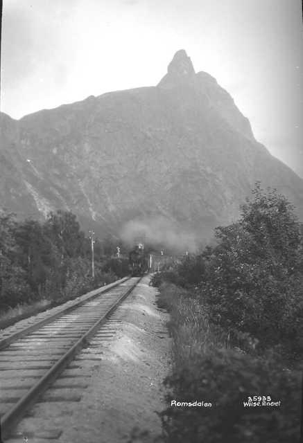 Prot: Romsdalen, Romsdalshorn, toget