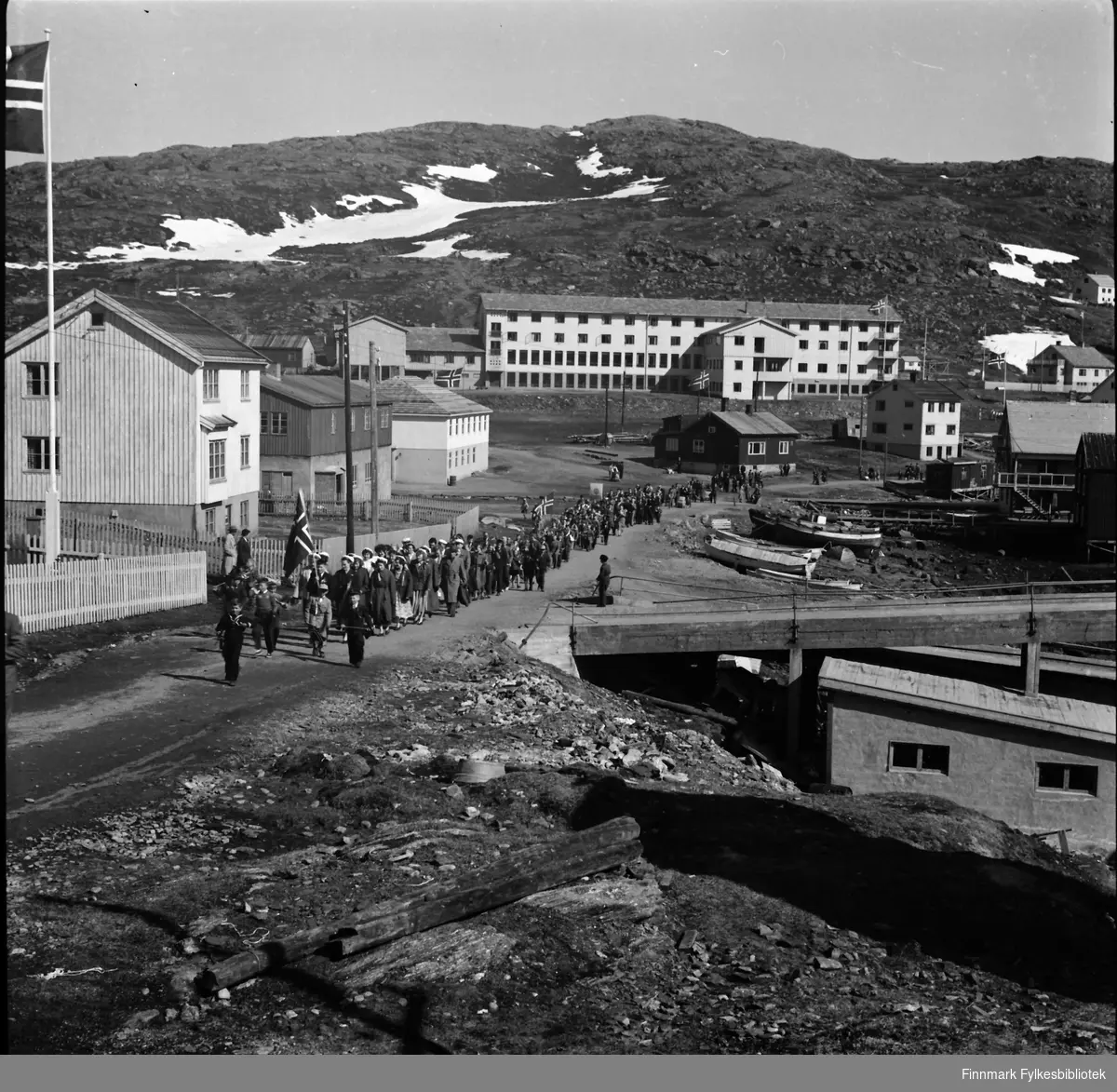 17.maitog i 1956, Havøysund.