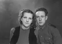Portrett av tysk soldat og ukjent kvinne. Bestillers navn: H