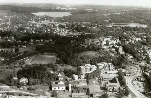 Vy över Del Av Mölndal, Slutet Av 1980-talet. Närmast Ses Trädgården ...