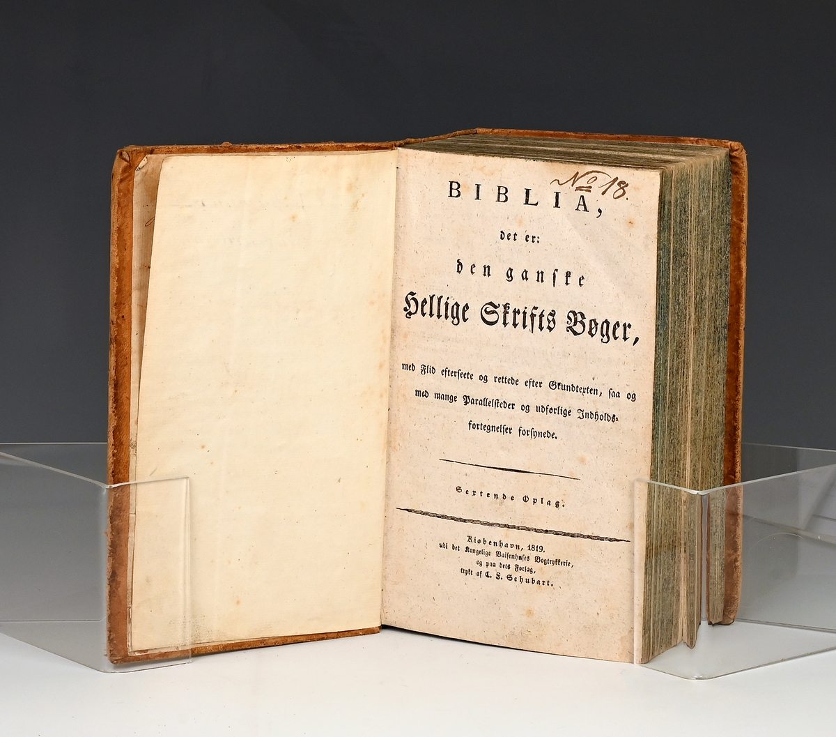 "Biblia, det er den ganske Hellige Skrifts Bøger,--". Sextende oplag. København 1819. 2 bl. + 1569 s. 8. Heillersbind.