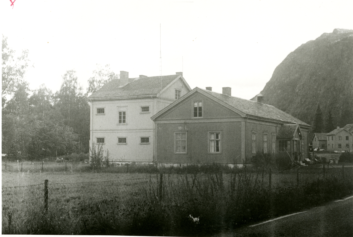 Nes fengsel Mortensløkken
Nes kretsfengsel, fra 1863 distriktsfengsel
