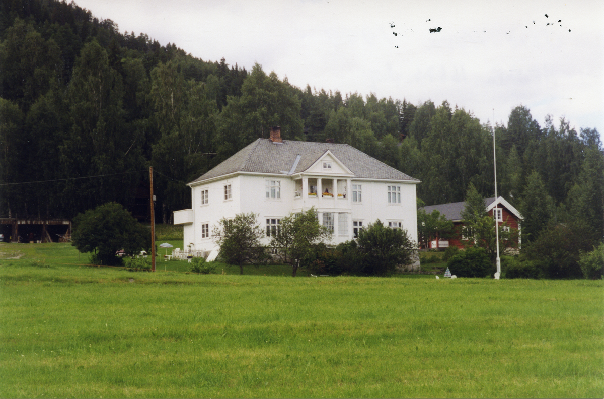Våningshuset i Øvre Høva sett fra syd.
