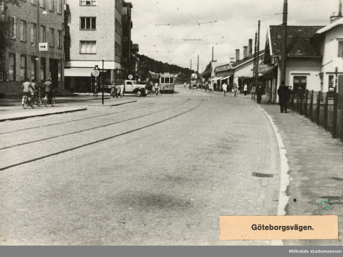 Göteborgsvägen vid Mölndalsbro, år 1943.