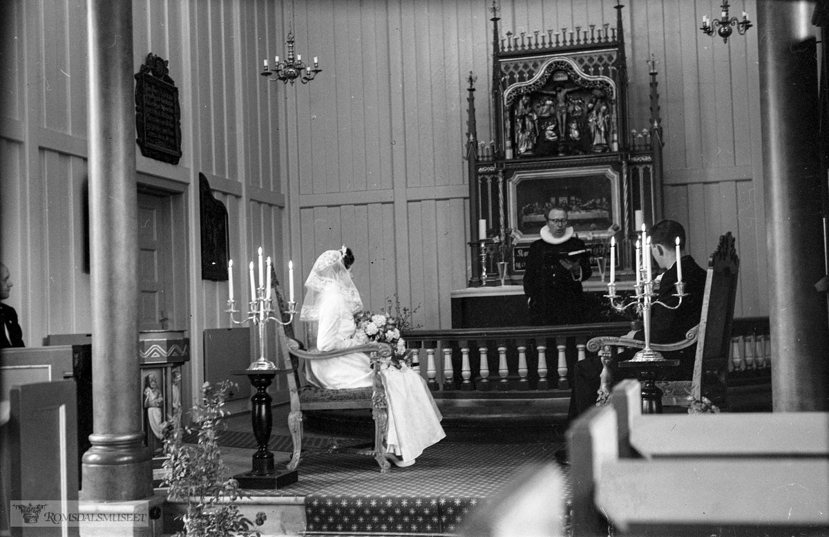 «Bryllupet til Lars 25.04.1959».bruden Oddny Marøy (fra Harøya).brudgom Lars Bjordal