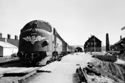 Diesellokomotiv Di 3 616 med dagtoget fra Oslo Ø til Bergen,