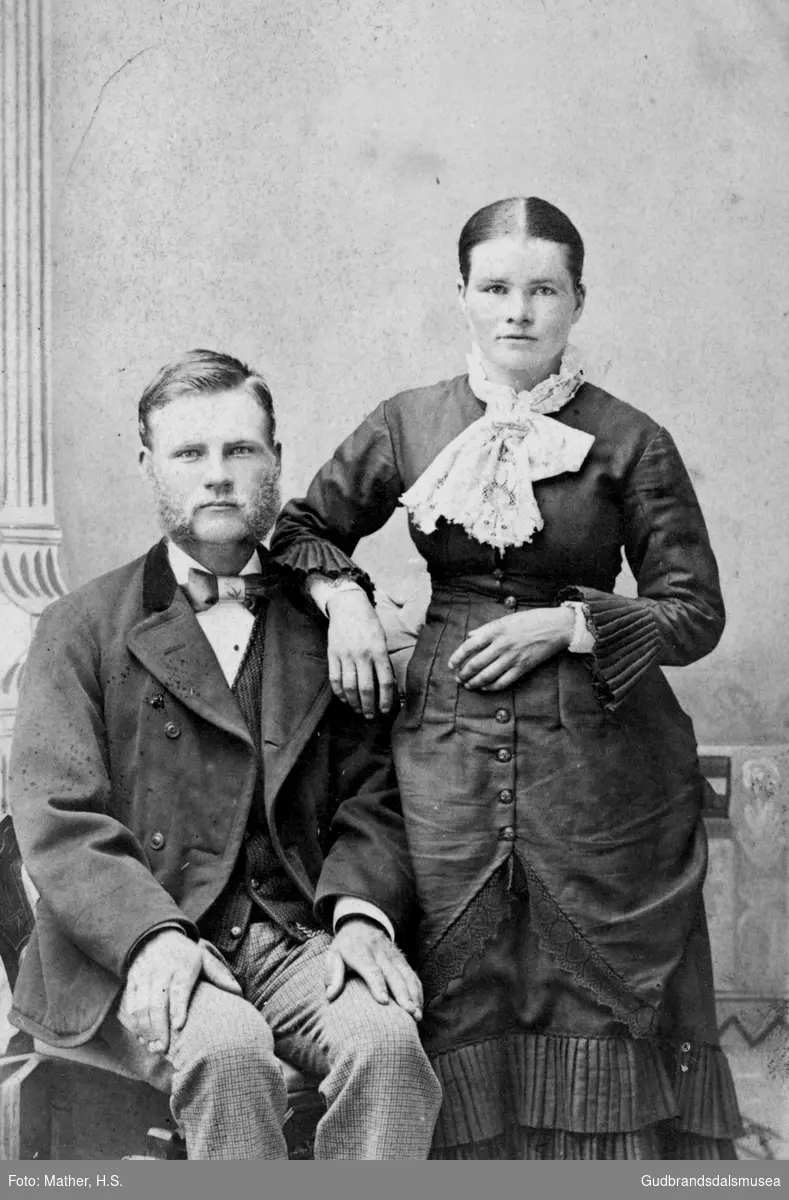 Anne Krogstadhorten (f. 1860)
og mannen hennar frå Kløvvollen i Lom