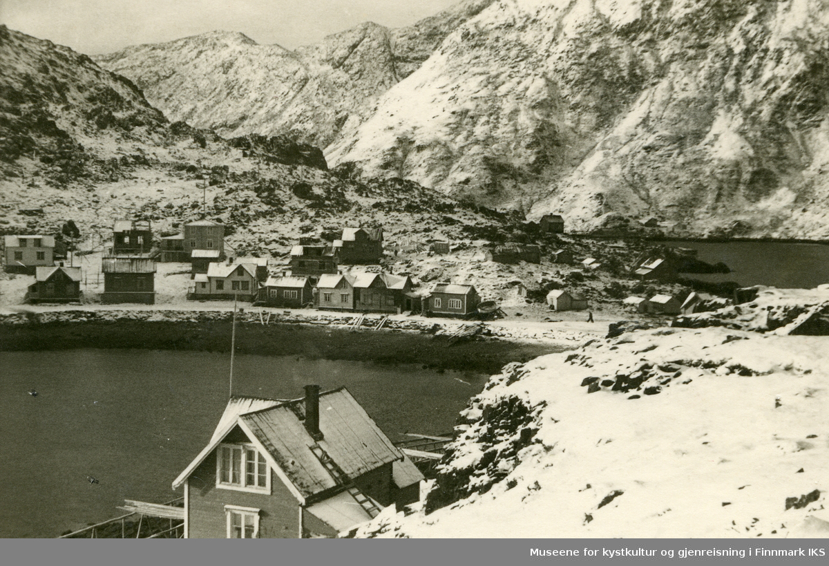 Bebyggelse i Kamøyvær. 1942.