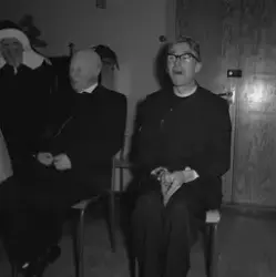 Paterne har det moro på juletrefest i 1957